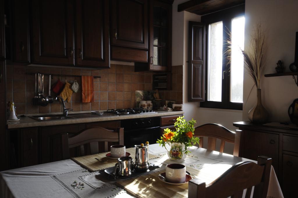 Bb Casavacanze Corneto Appartement Bomba Kamer foto