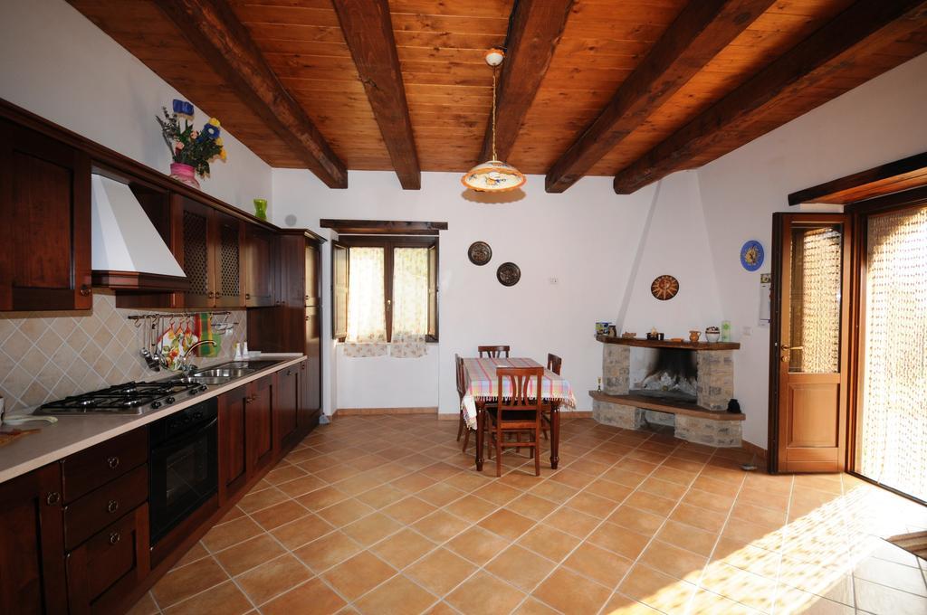 Bb Casavacanze Corneto Appartement Bomba Kamer foto